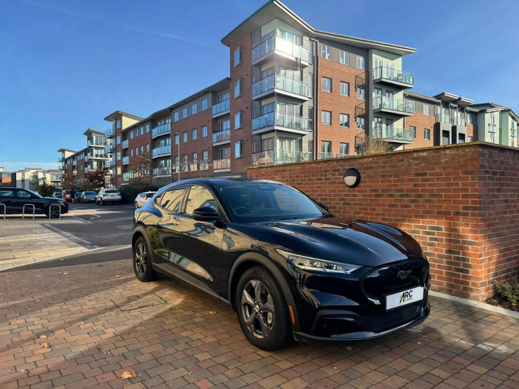 FORD MUSTANG MACH-E