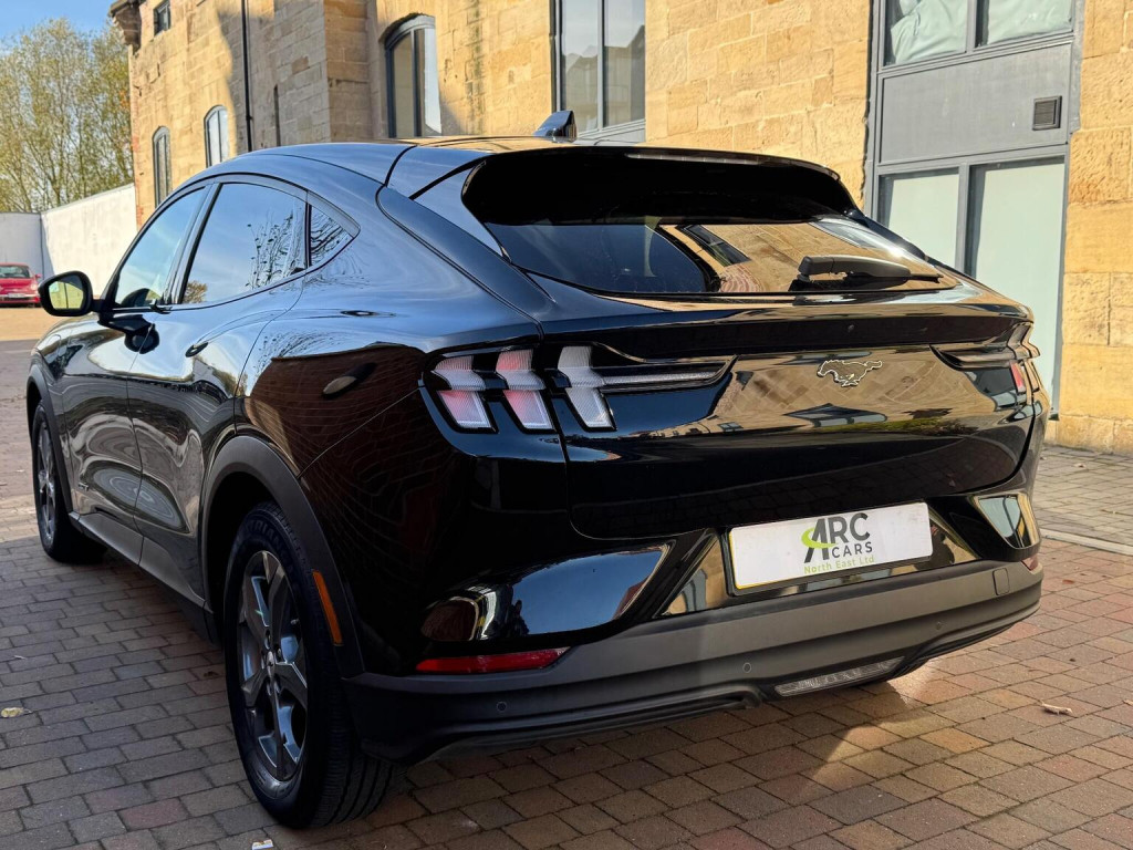 FORD MUSTANG MACH-E