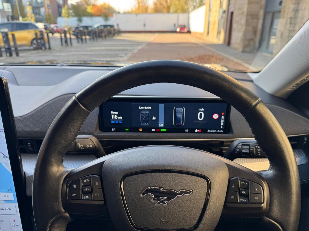 FORD MUSTANG MACH-E
