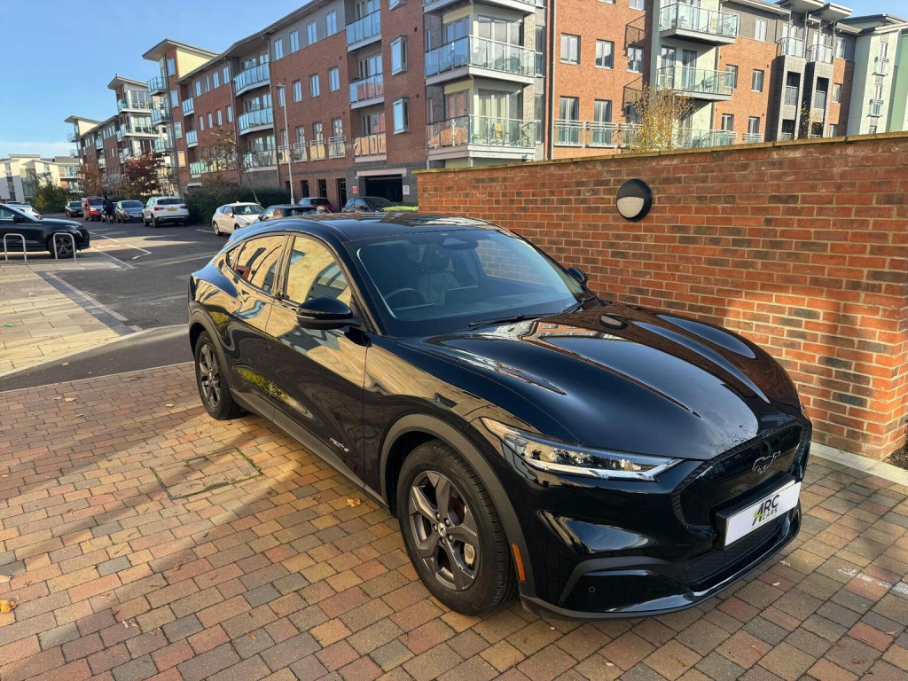 FORD MUSTANG MACH-E