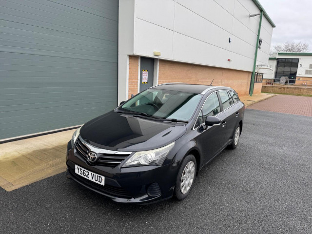 TOYOTA AVENSIS 2.0 D-4D T2 Tourer Euro 5 5dr