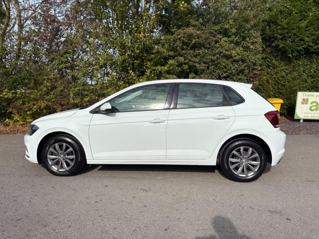 VOLKSWAGEN POLO