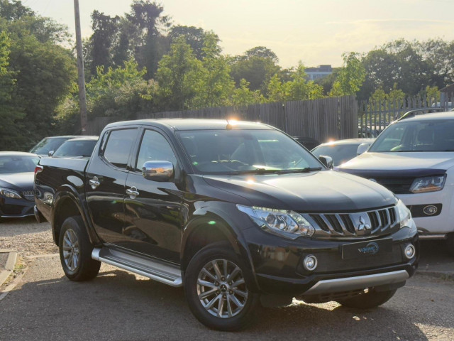 MITSUBISHI L200