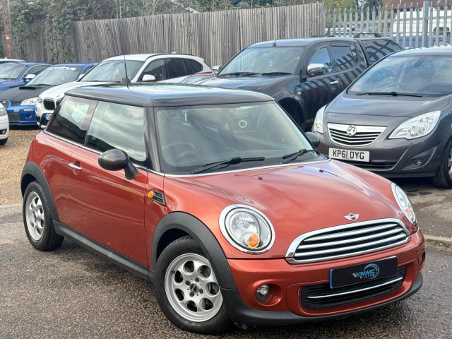 MINI HATCH