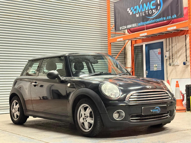 MINI HATCH