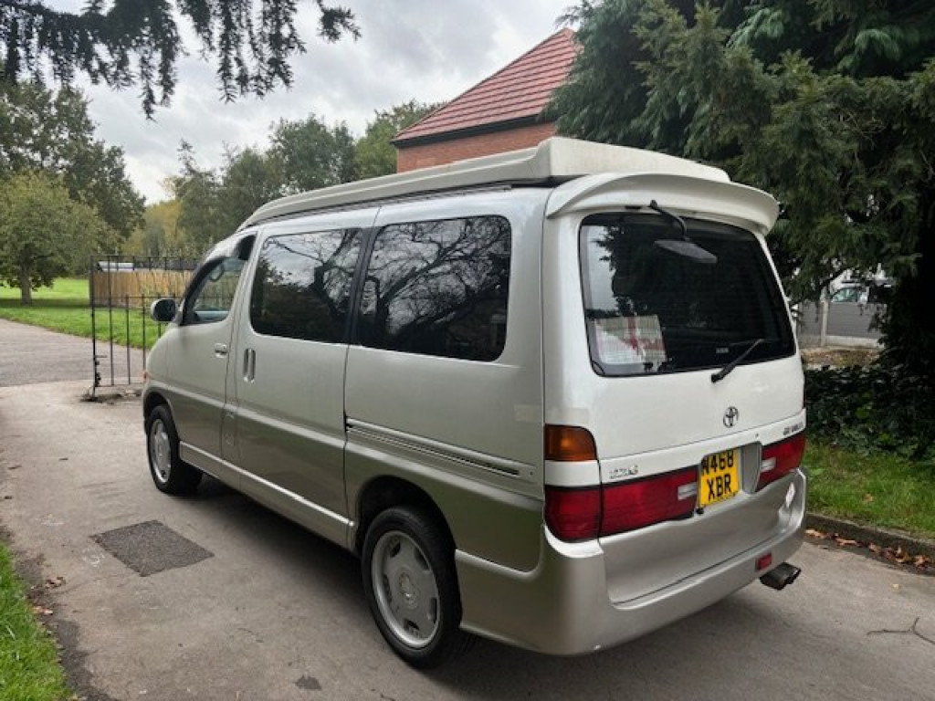 View TOYOTA GRANVIA 