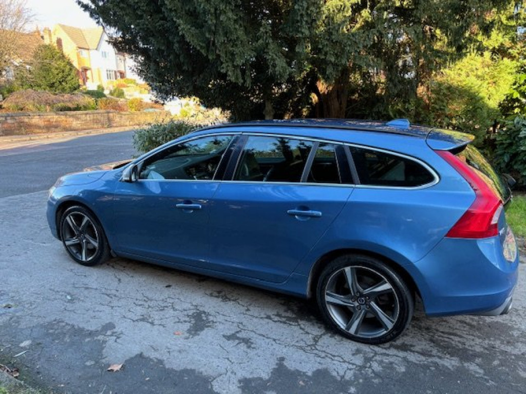 View VOLVO V60 2.0 R-Design Nav D2