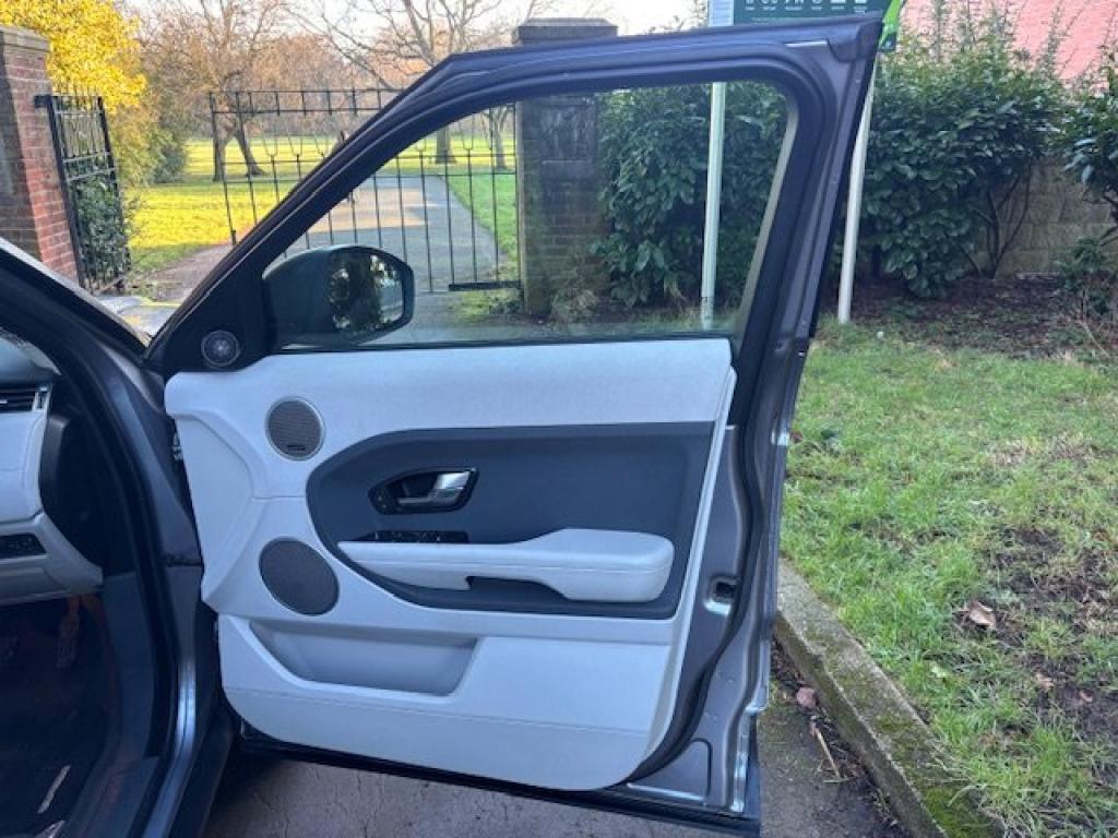 LAND ROVER RANGE ROVER EVOQUE