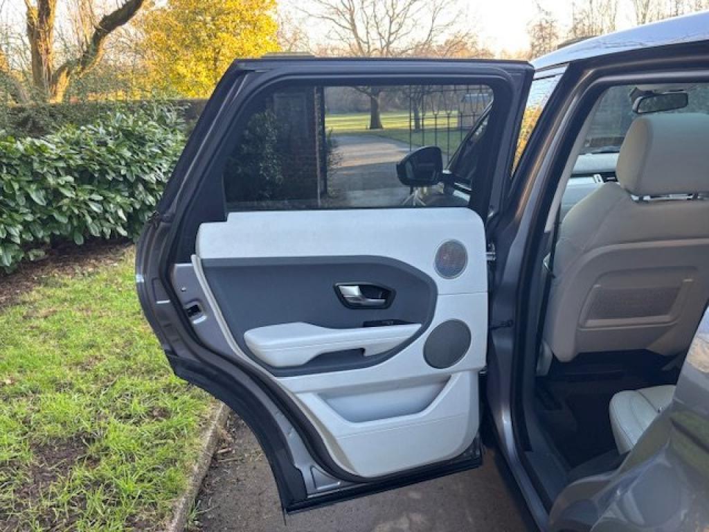 LAND ROVER RANGE ROVER EVOQUE