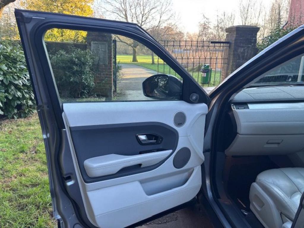 LAND ROVER RANGE ROVER EVOQUE