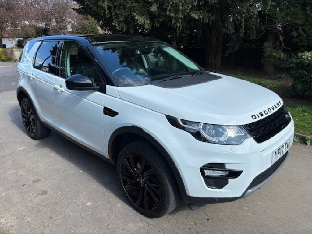 View LAND ROVER DISCOVERY SPORT 2.0 TD4 HSE Black