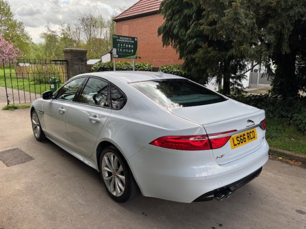 View JAGUAR XF 2.0 d R-Sport