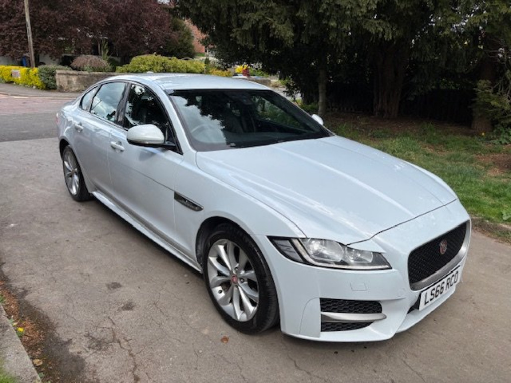 View JAGUAR XF 2.0 d R-Sport