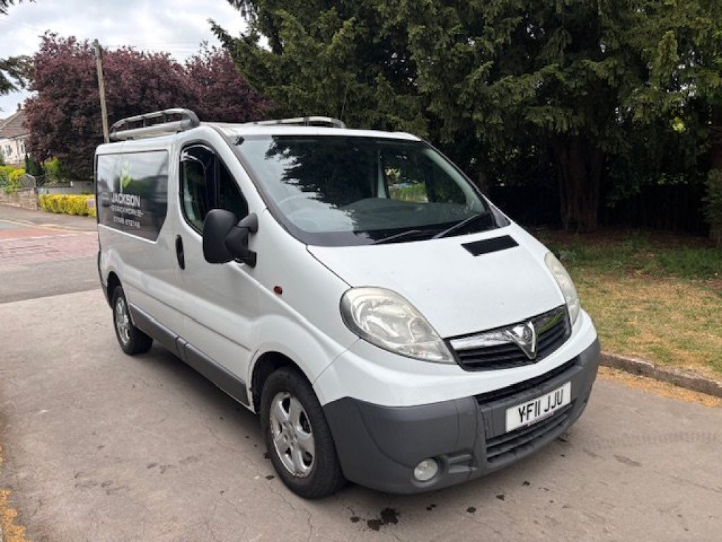 View VAUXHALL VIVARO 2.0 2700 CDTi