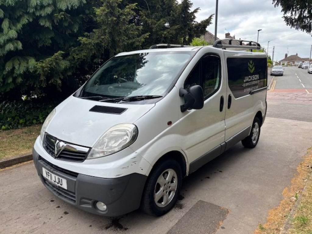 View VAUXHALL VIVARO 2.0 2700 CDTi