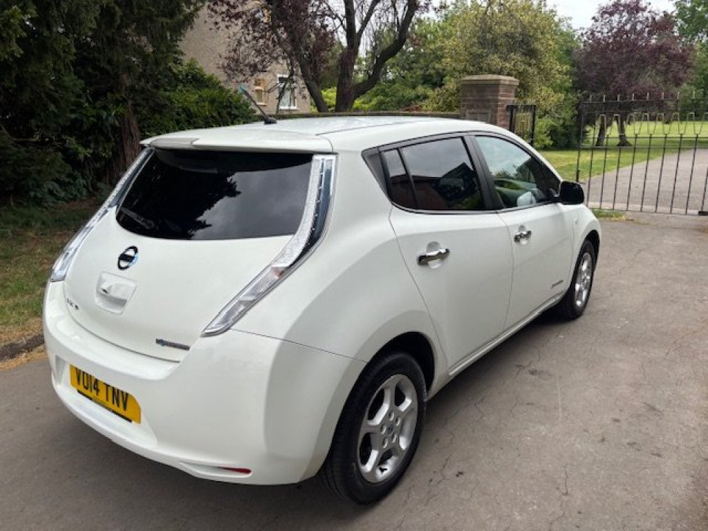 NISSAN LEAF