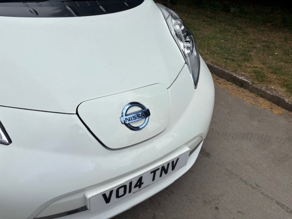 NISSAN LEAF