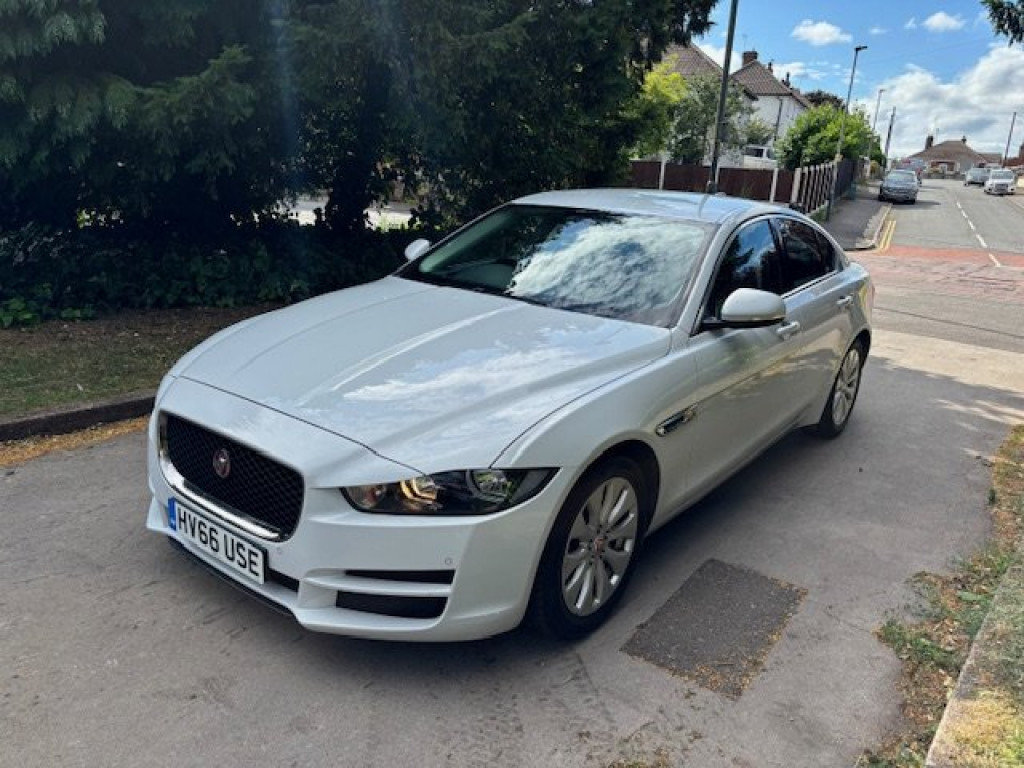 View JAGUAR XE 2.0 d Prestige