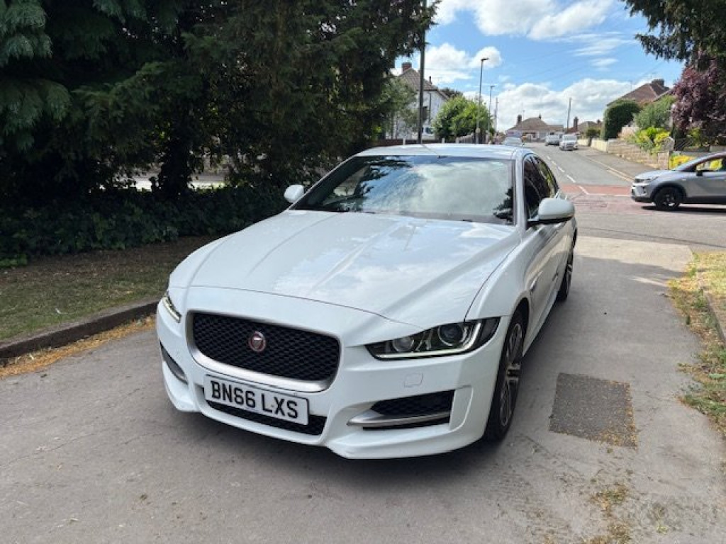 View JAGUAR XE 2.0 d R-Sport