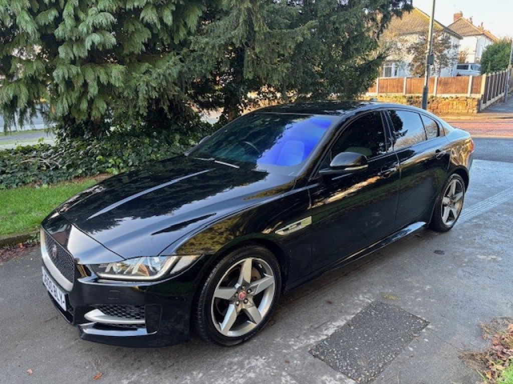 View JAGUAR XE 2.0 i R-Sport