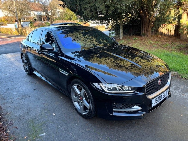 JAGUAR XE 2.0 i R-Sport