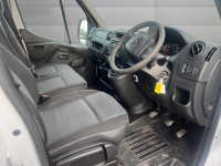 NISSAN NV400
