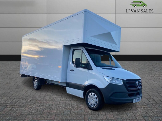 MERCEDES-BENZ SPRINTER