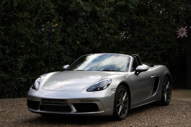 PORSCHE