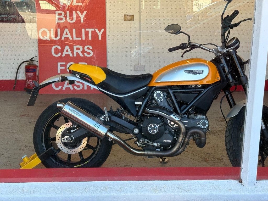 DUCATI SCRAMBLER 800