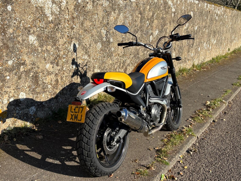 DUCATI SCRAMBLER 800