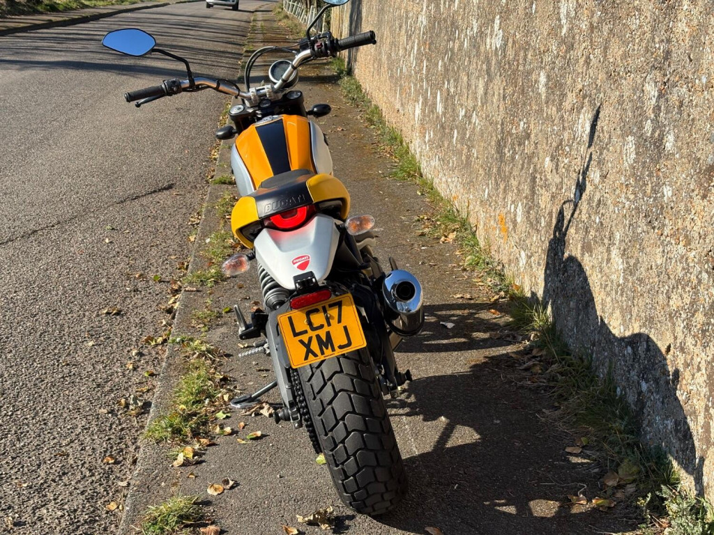 DUCATI SCRAMBLER 800