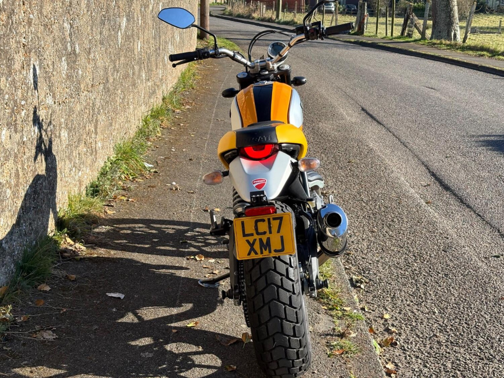 DUCATI SCRAMBLER 800
