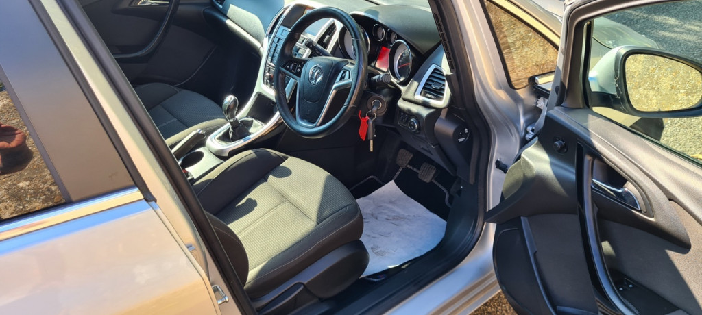 VAUXHALL ASTRA