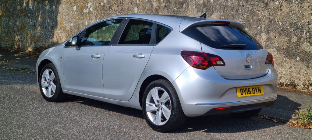 VAUXHALL ASTRA