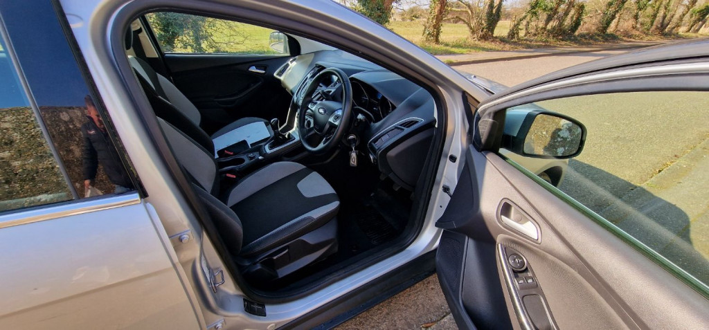 FORD FOCUS