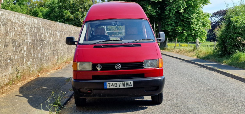 VOLKSWAGEN TRANSPORTER
