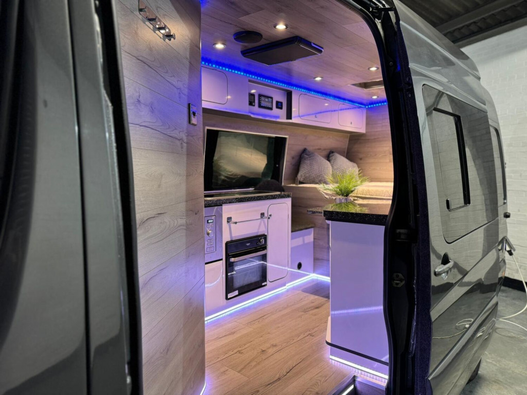 MERCEDES-BENZ SPRINTER