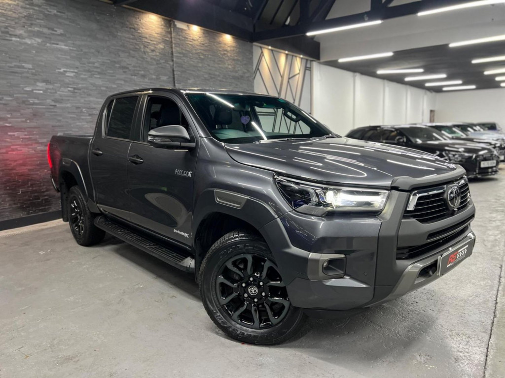 TOYOTA HILUX