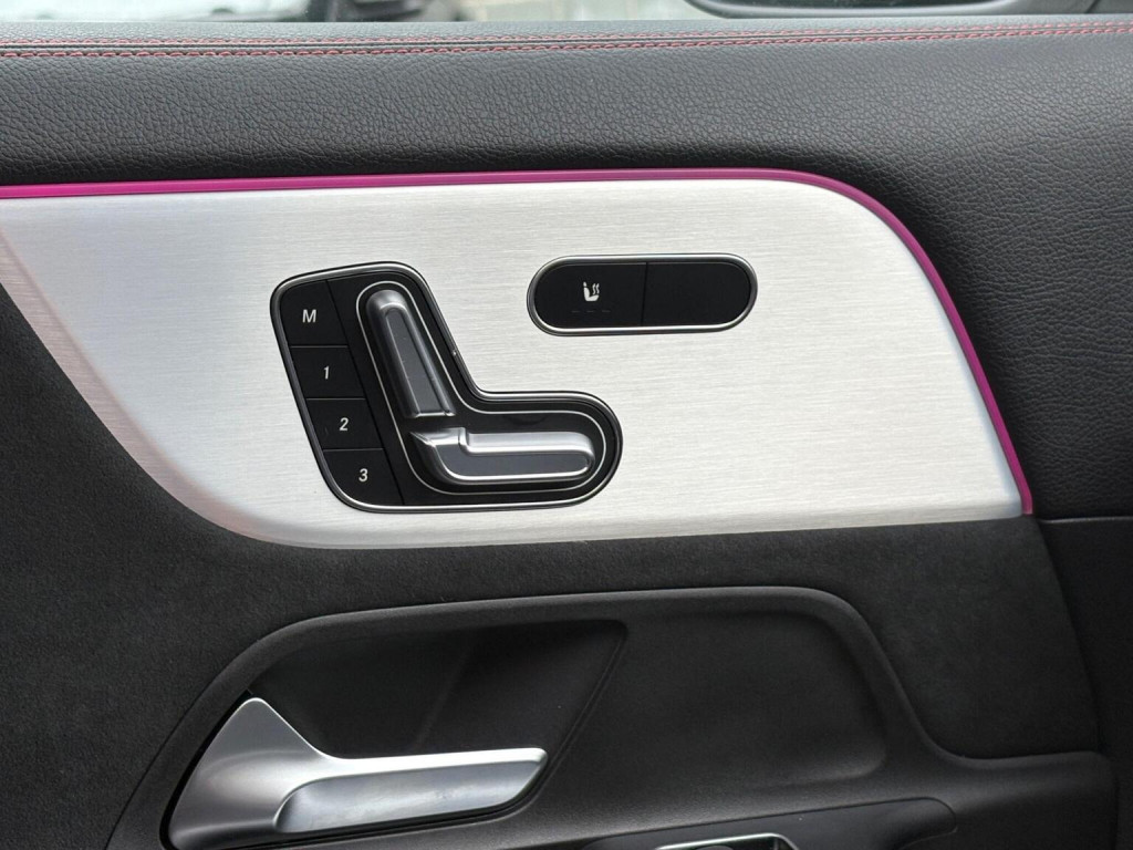 MERCEDES-BENZ GLA CLASS