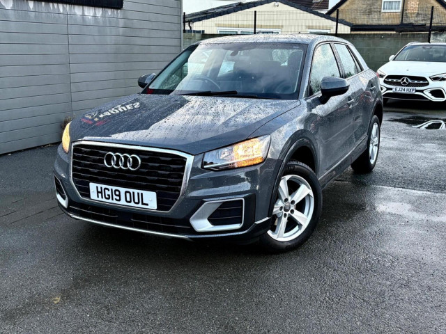 AUDI Q2