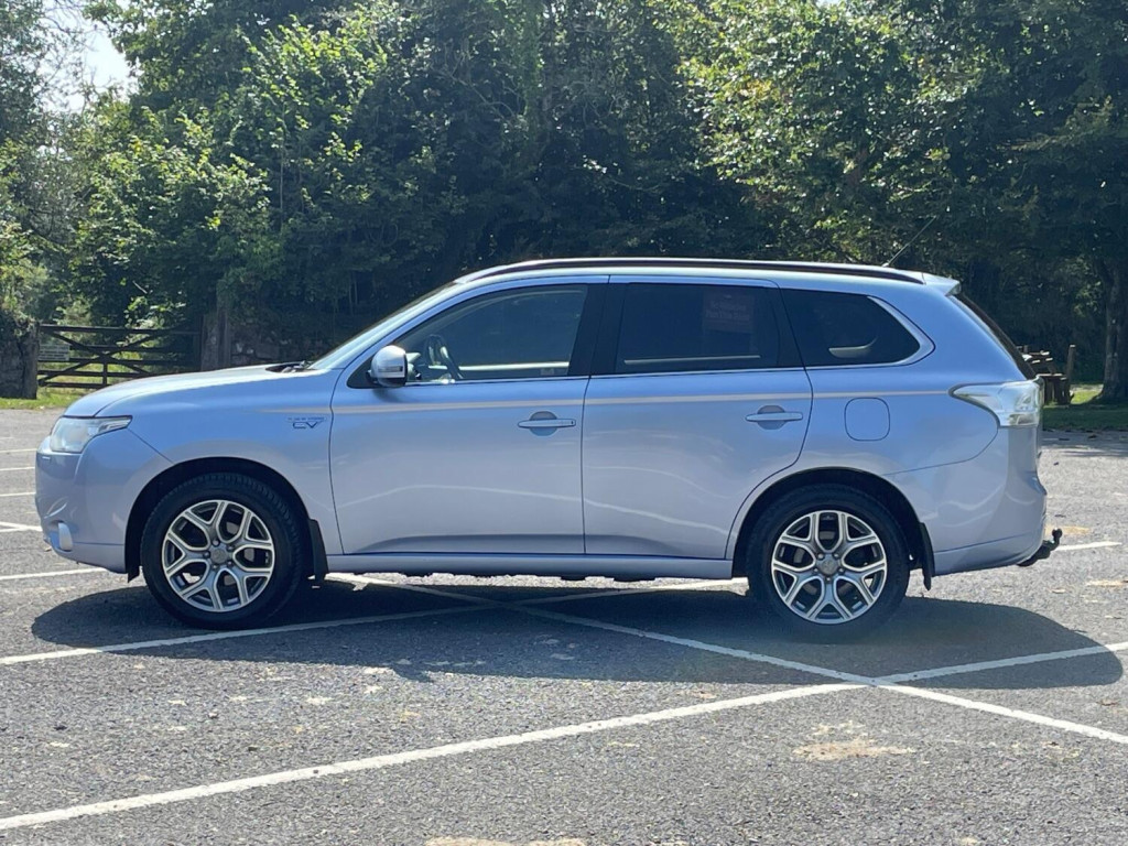 MITSUBISHI OUTLANDER