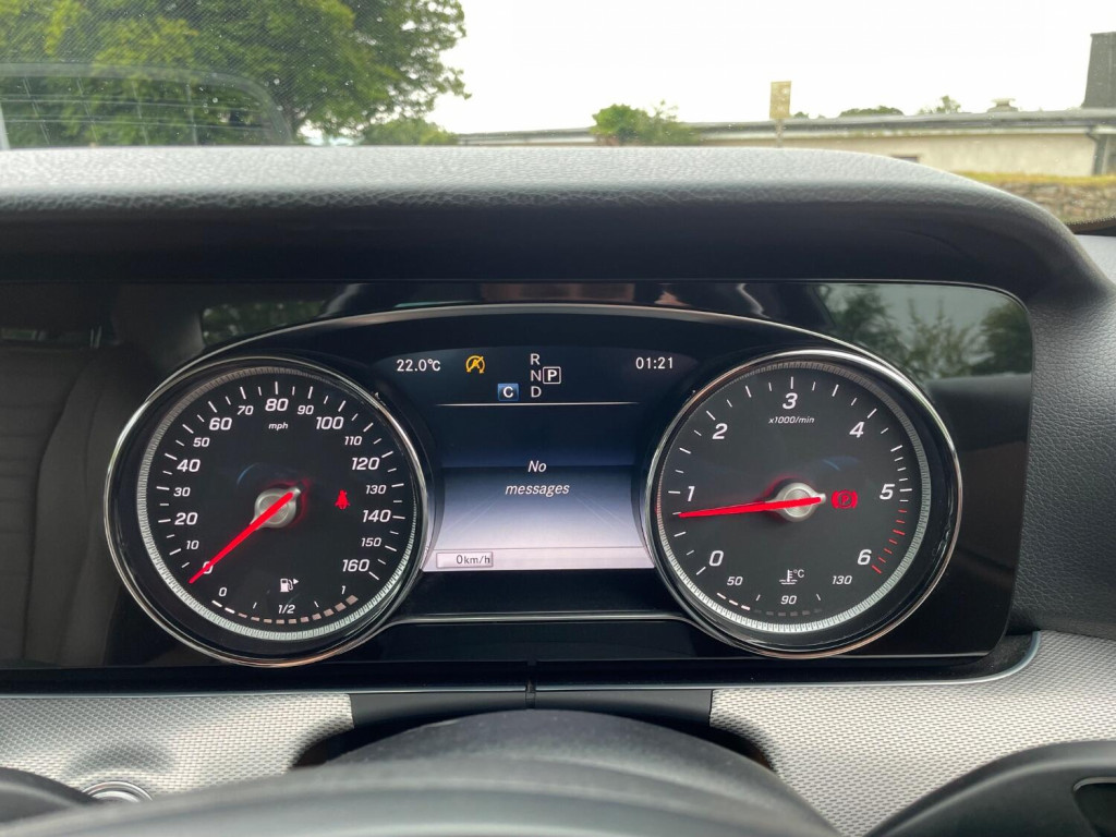 MERCEDES-BENZ E CLASS