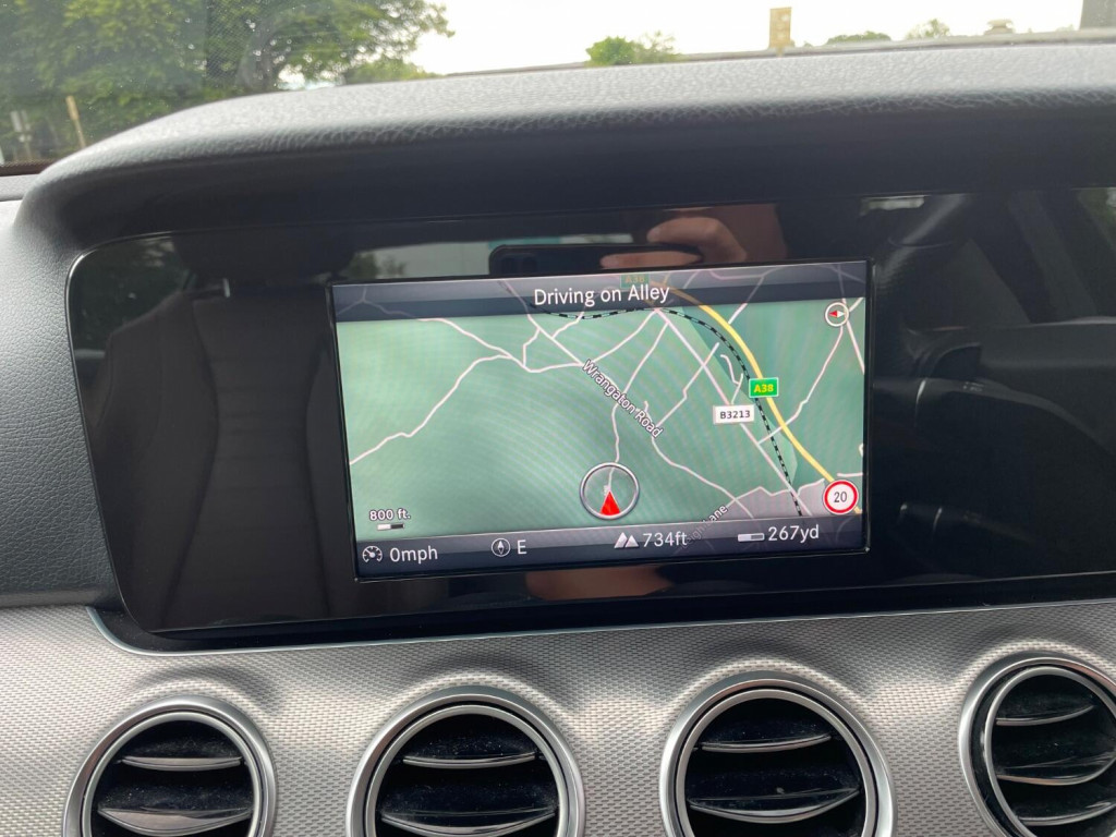 MERCEDES-BENZ E CLASS