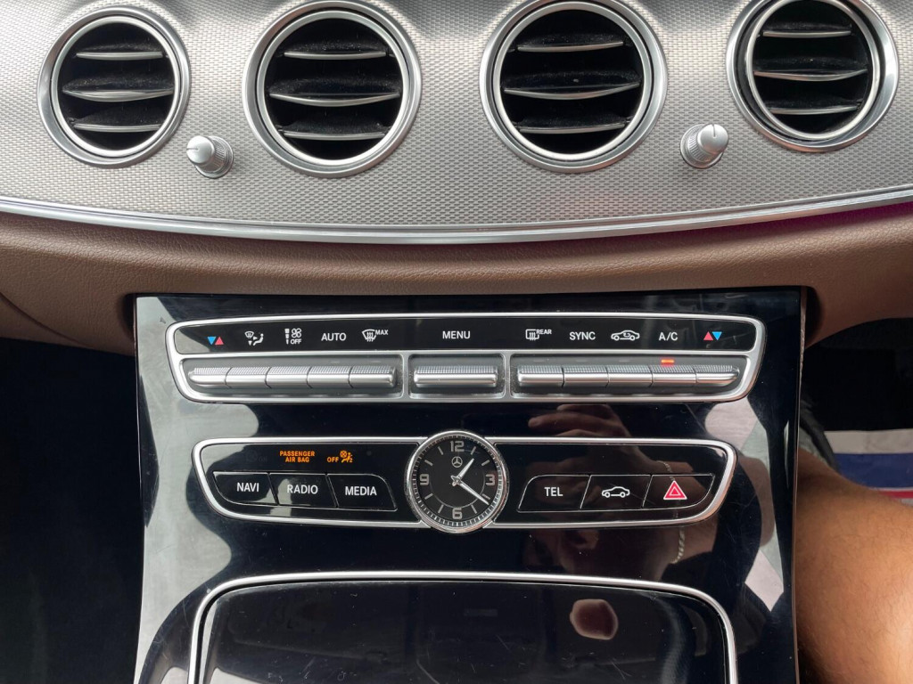 MERCEDES-BENZ E CLASS