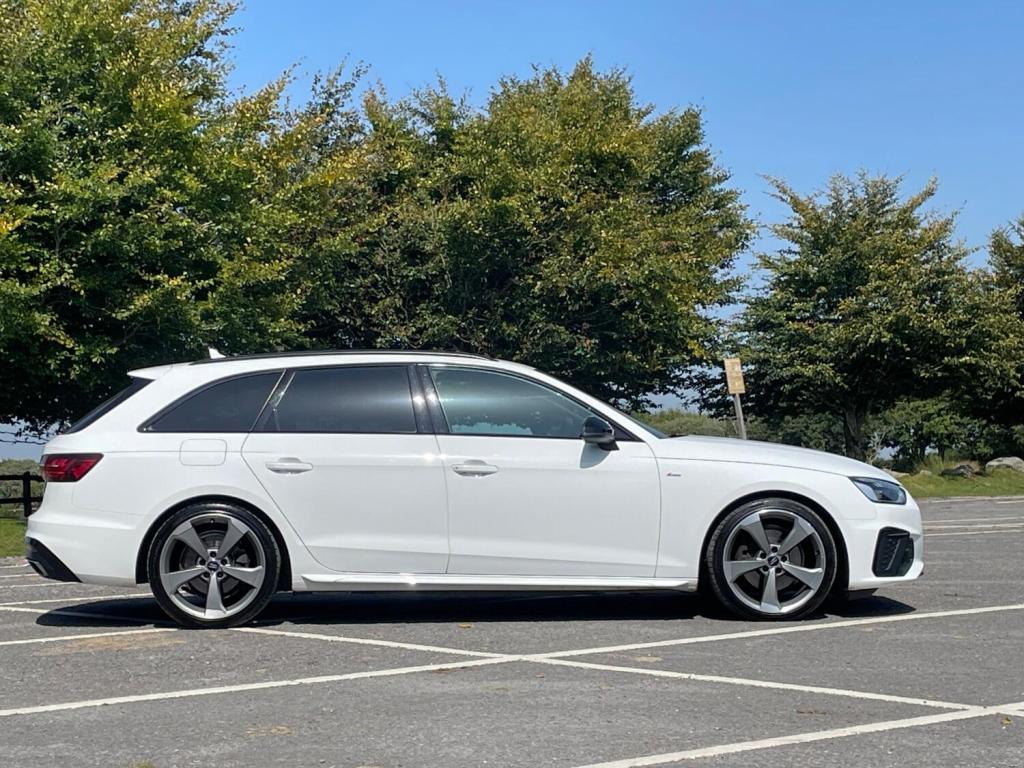 AUDI A4 AVANT