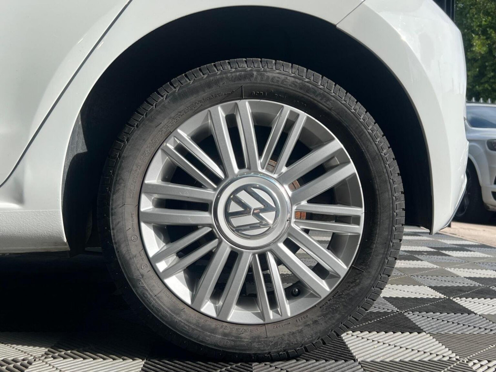 VOLKSWAGEN UP