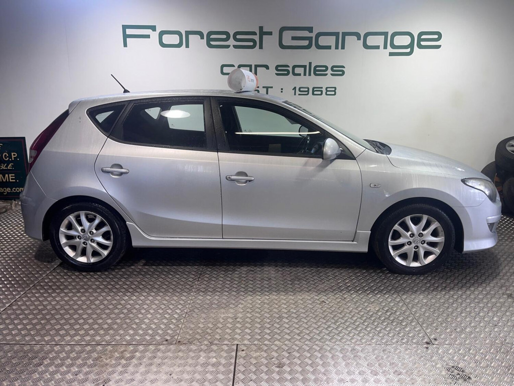 View HYUNDAI I30 1.6 CRDi Comfort