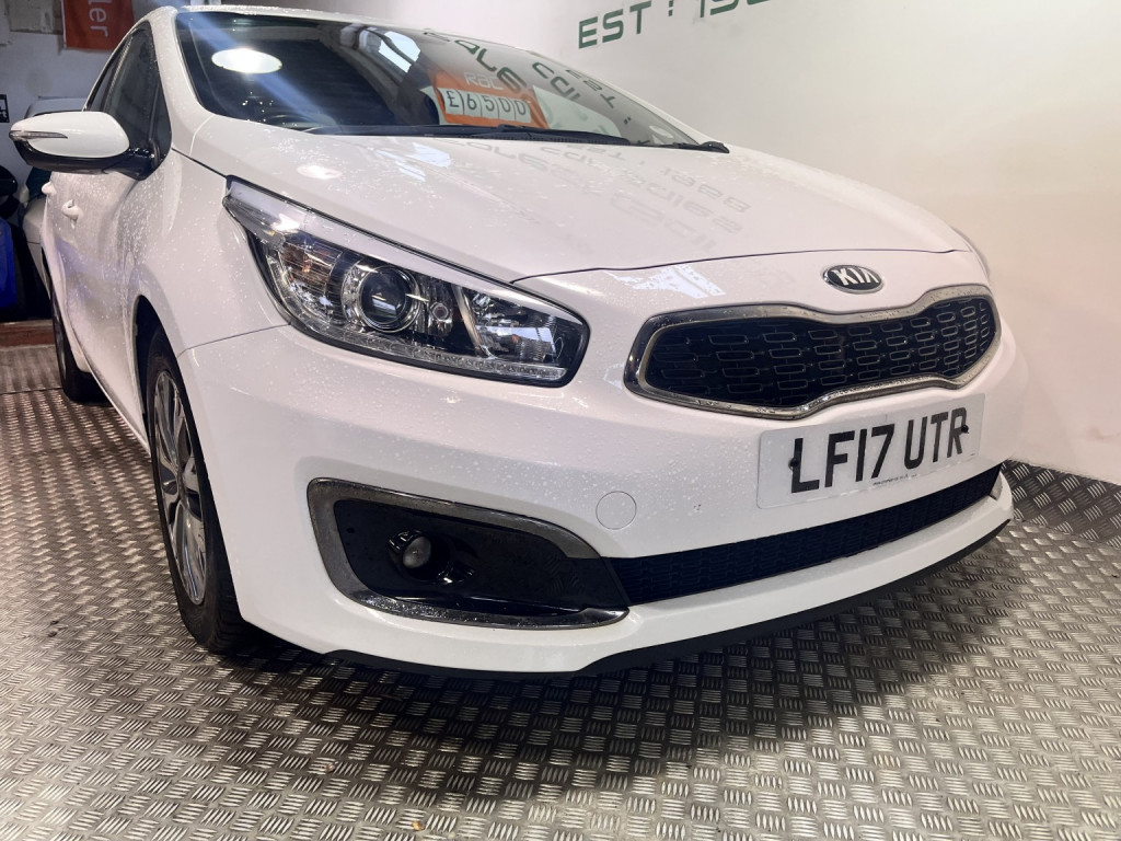 View KIA CEED 1.6 CRDi 3