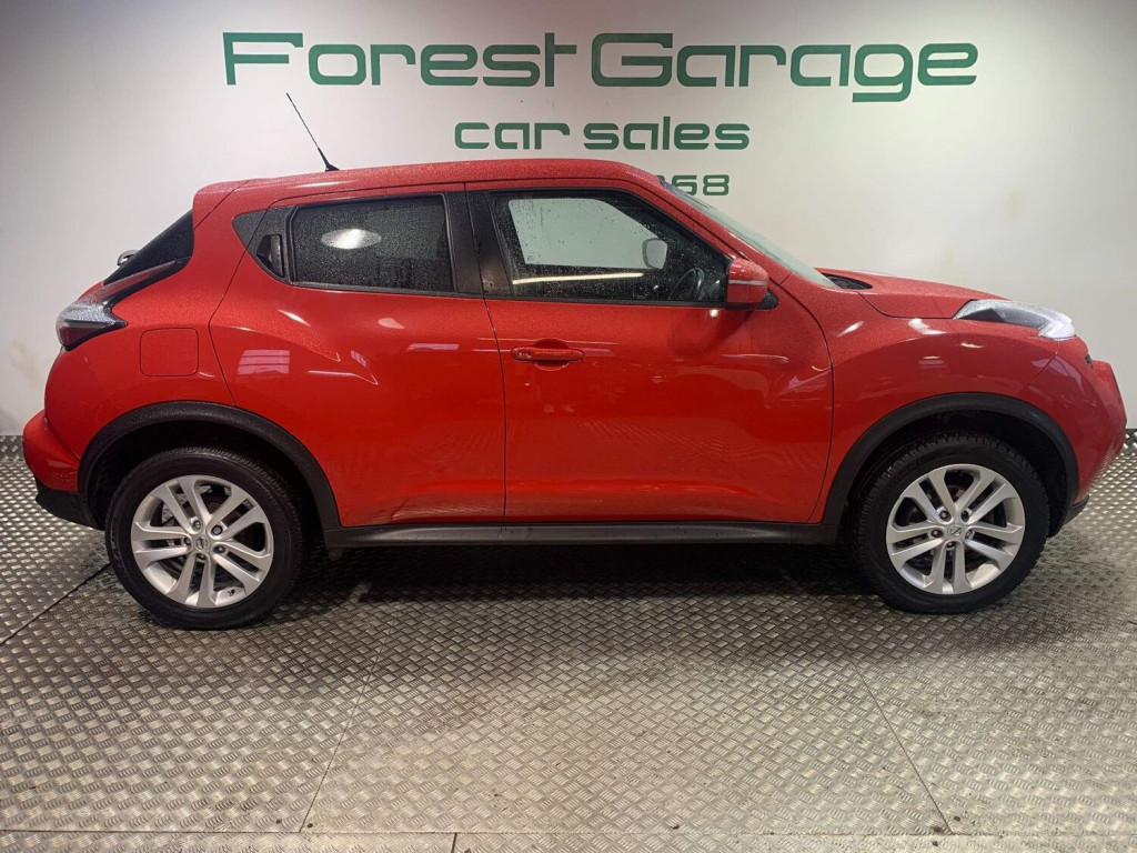 View NISSAN JUKE 1.6 N-Connecta XTRON Euro 6 5dr