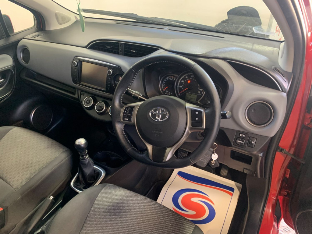 TOYOTA YARIS